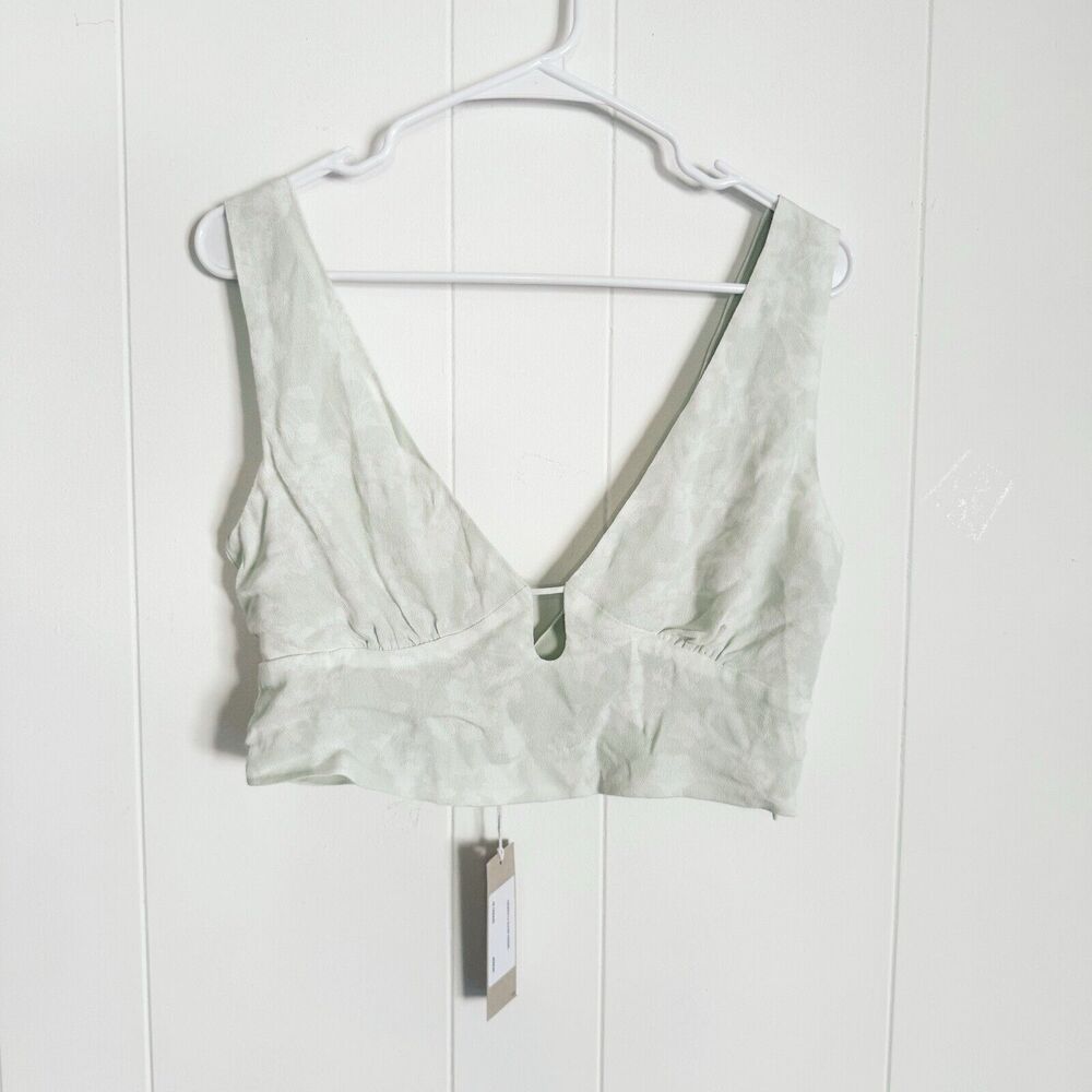 Narrated Crop Top Green Floral Tank Size Large V Neck Bohemian Boho Chic